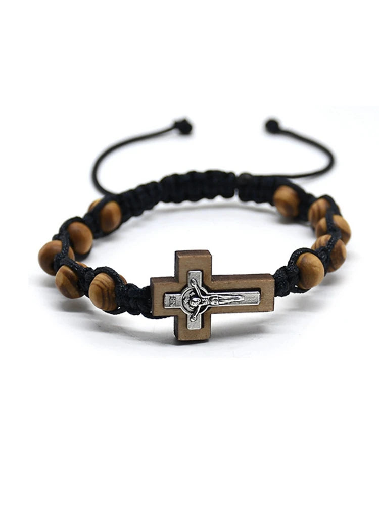 Pulseira ajustável de contas de madeira com crucifixo