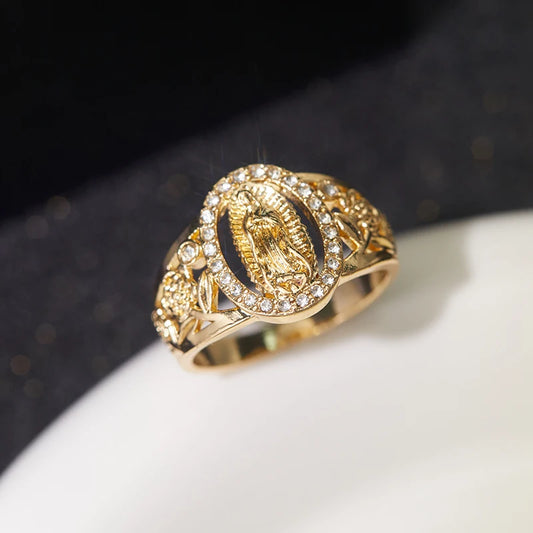 Anillo de la Virgen María con detalles decorativos