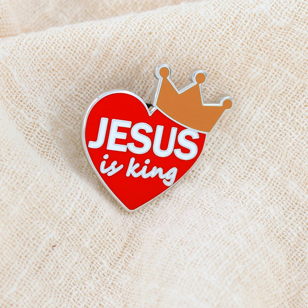 Jesus ist König-Anstecker – Rotes Herz & Krone, Emaille-Brosche