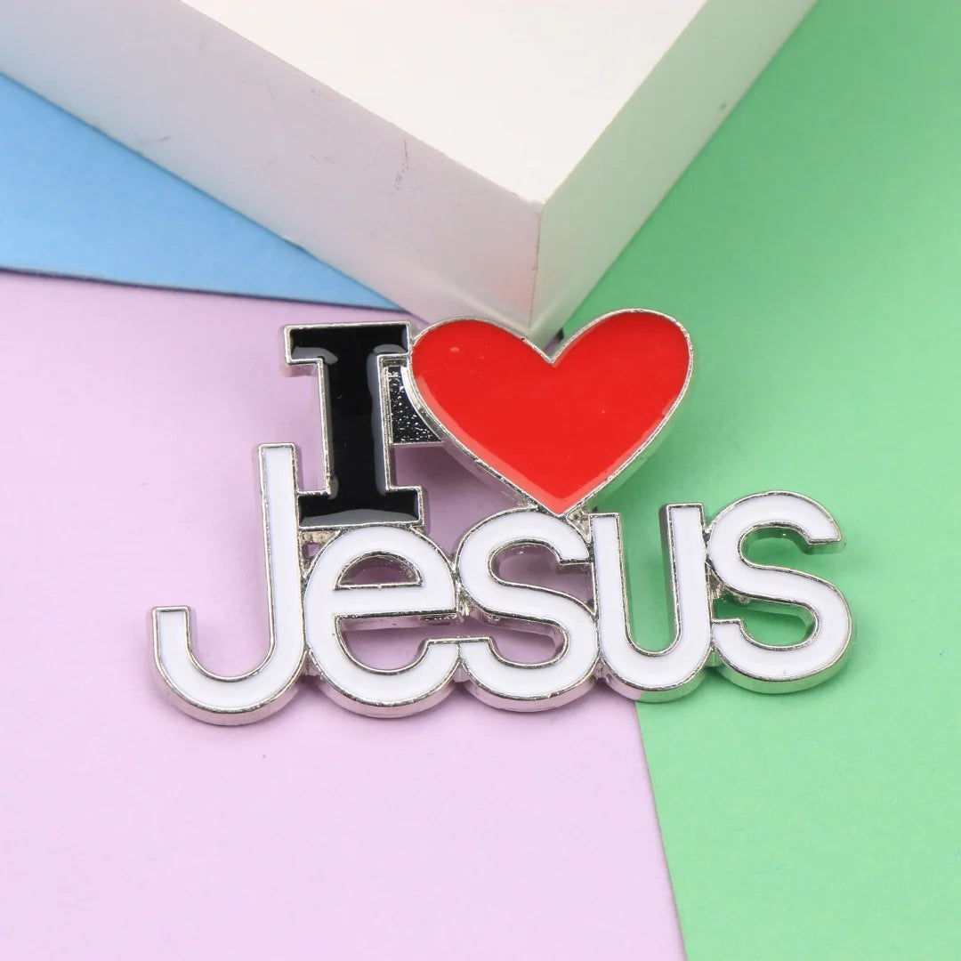 Broche esmaltado «Amo a Jesús» con corazón rojo