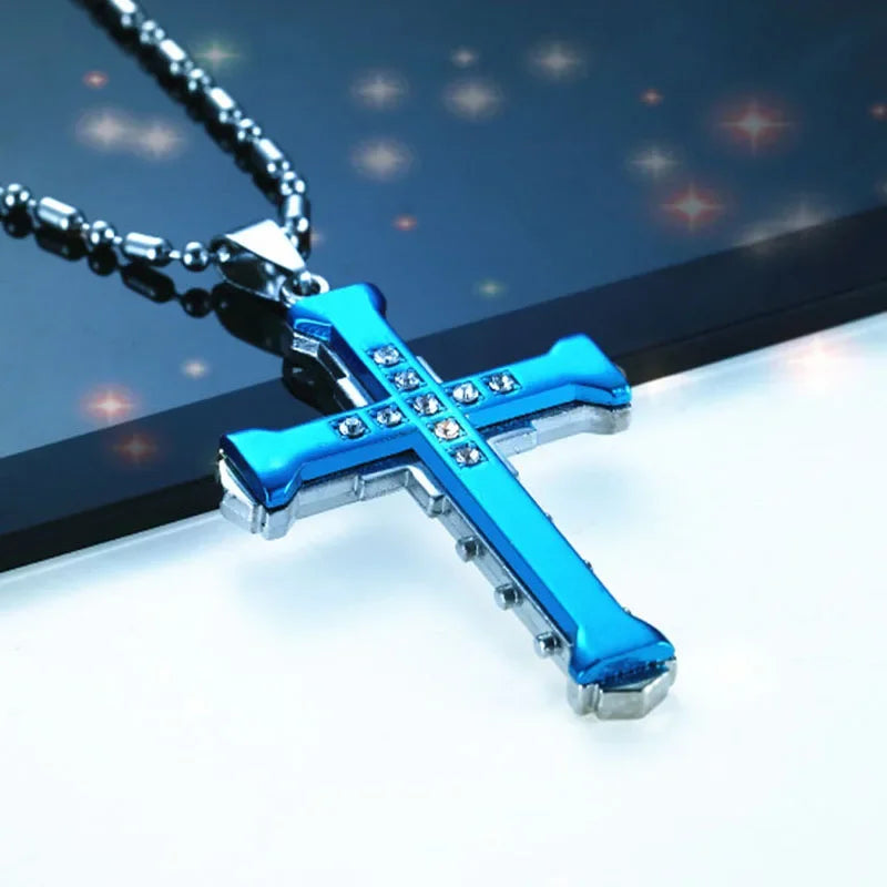 Mehrlagige Kreuzkette – Christlicher Anhänger mit funkelnden Akzenten