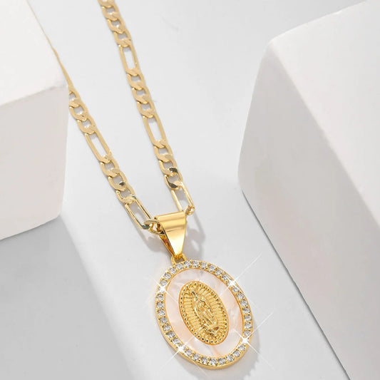 Collana con ciondolo ovale della Vergine Maria
