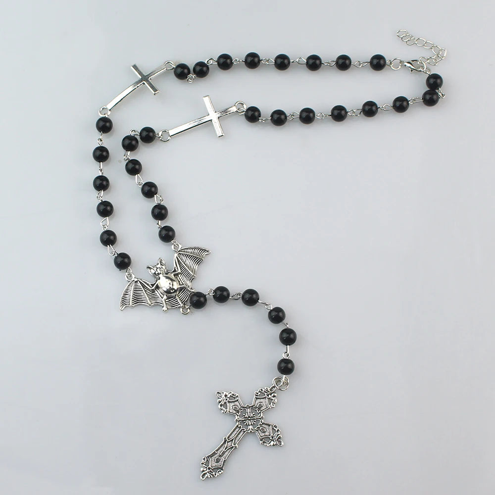 Gothic-Fledermaus-Halskette – Schwarze Perlen mit Ankh- oder Kreuzanhänger