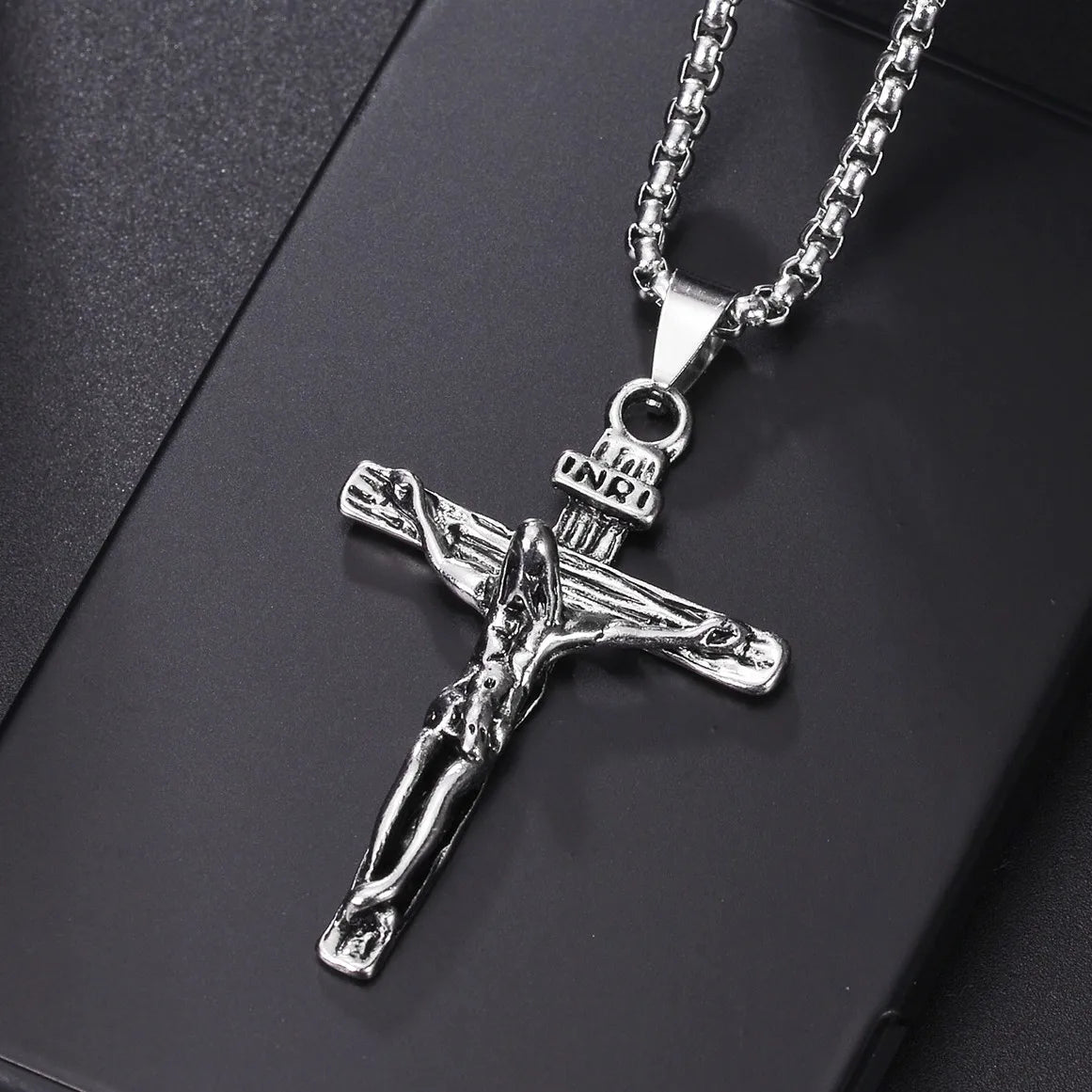 Halskette mit christlichem Kreuzanhänger aus Edelstahl