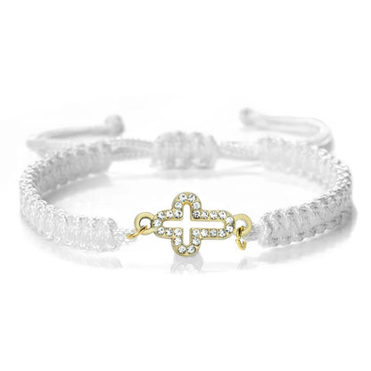 Pulseira ajustável trançada com cruz e detalhes brilhantes