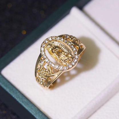 Anillo de la Virgen María con detalles decorativos