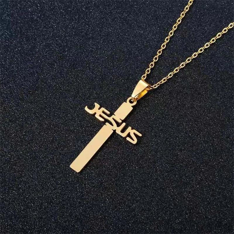 Colar com pingente de cruz de Jesus