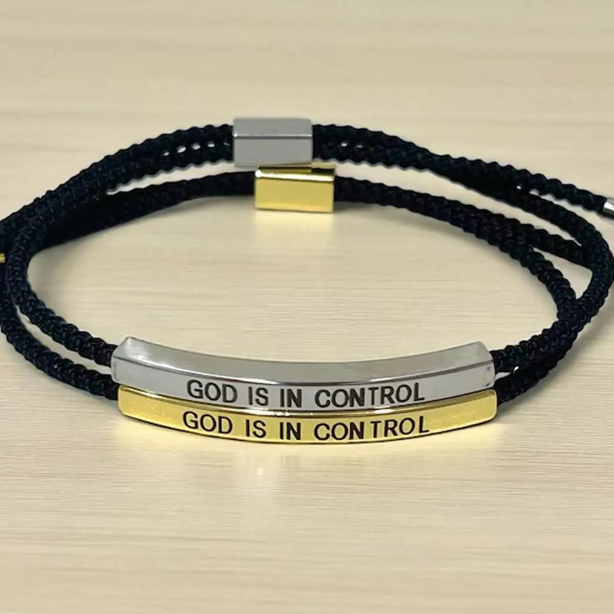 Dios Tiene el Control Bracelet 