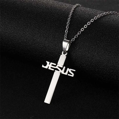 Colar com pingente de cruz de Jesus